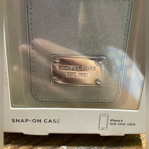 Michael Kors IPhone 6 Case - Picture 2 of 5